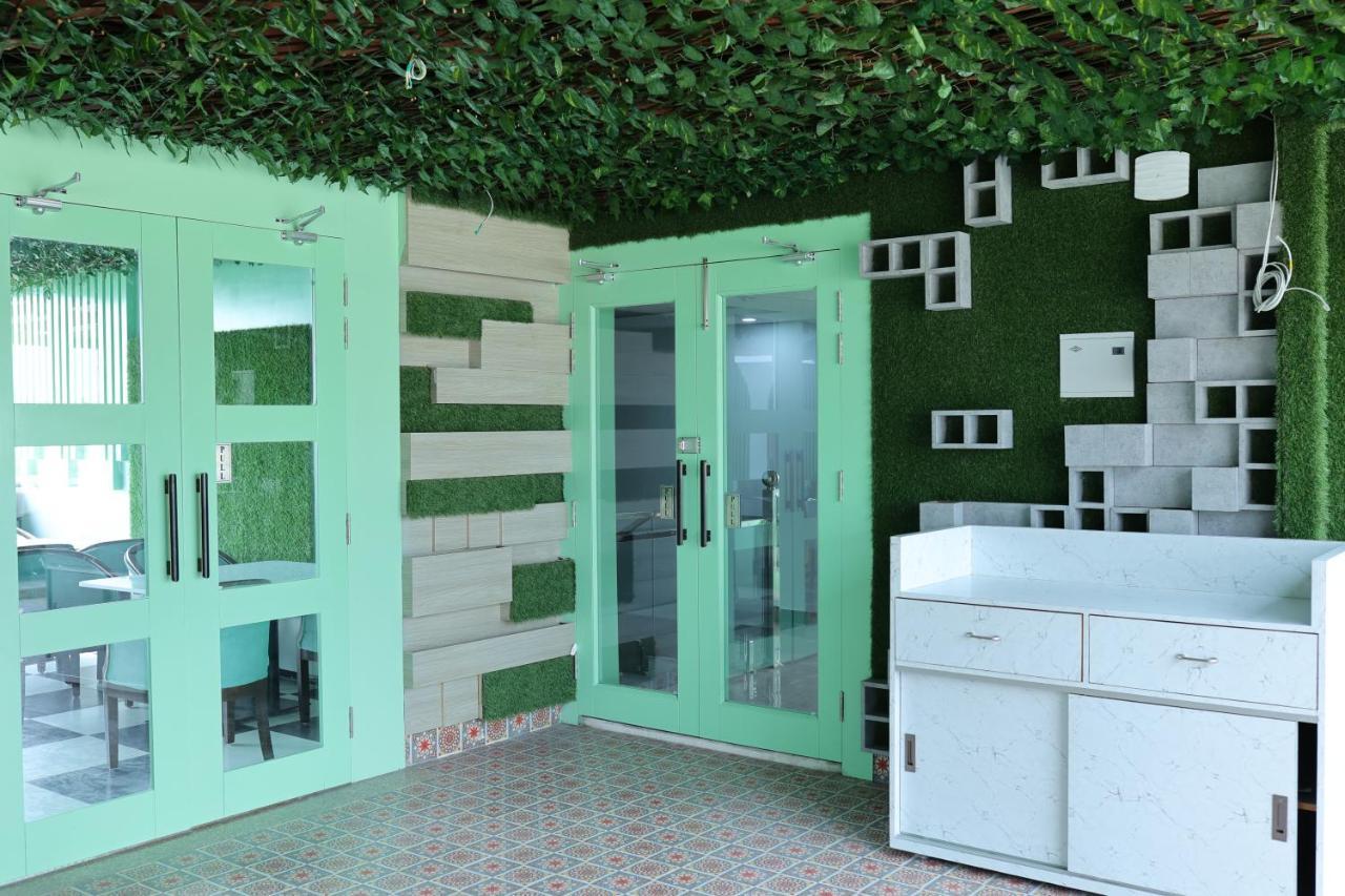 Hotel 7 Heaven Дехрадун Екстериор снимка